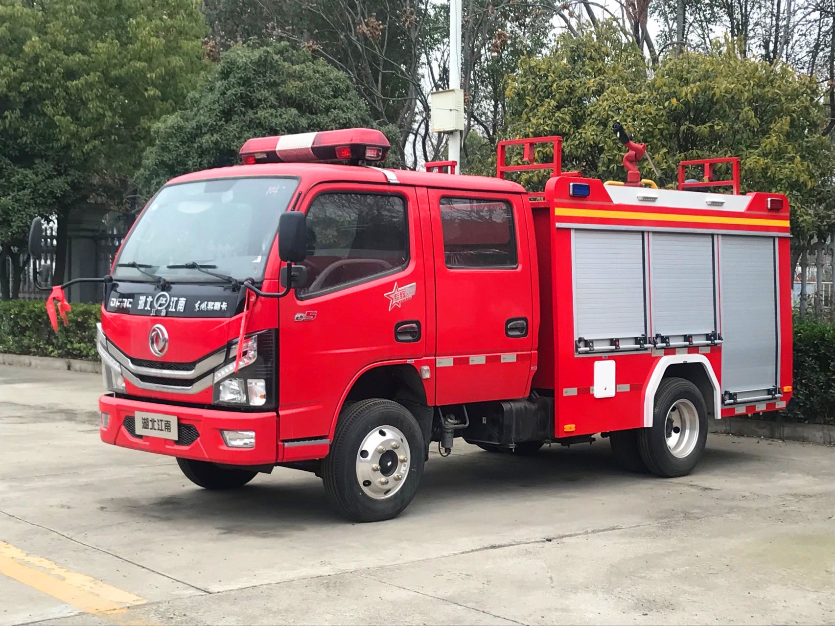 �|�L1���{����^(q��)����܇