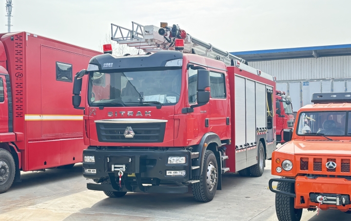 ���ݳ�������(zh��n)����܇�����а�ȫ�����o�߸߿վ�Ԯ��Ӣ���l(w��i)ʿ